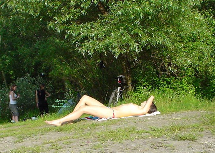 Pic #1 Topless Girl Enjoing The Nature