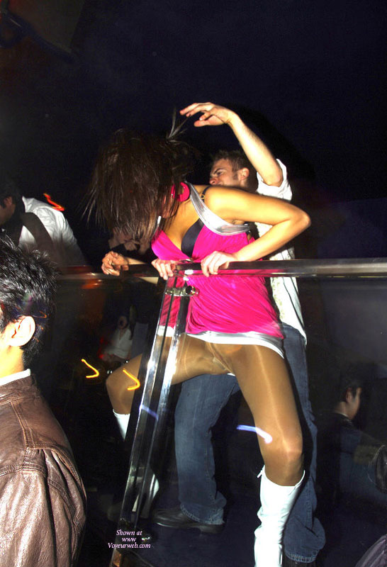 Pic #1 Upskirt In Discoteca