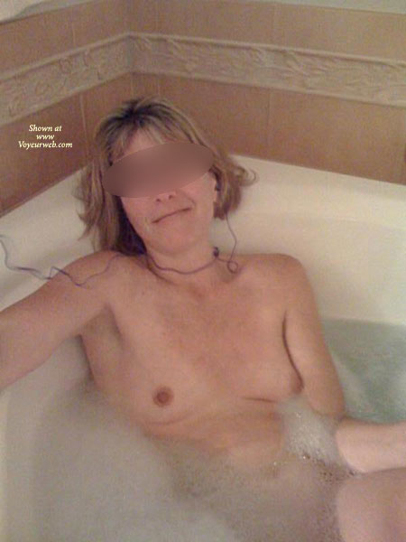 Pic #1 Rub-a-Dub-Dub, I Getting Off In The Tub