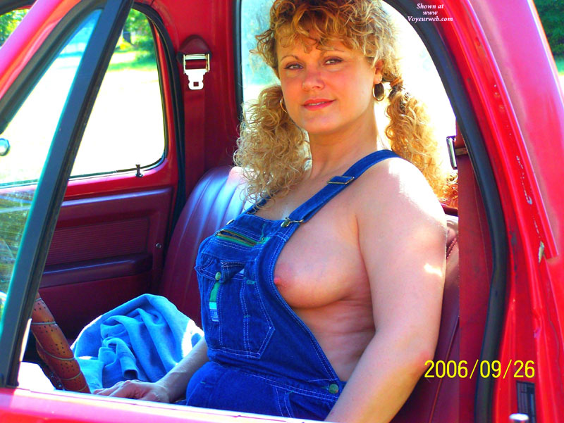 Pic #1 Hillbilly Milf