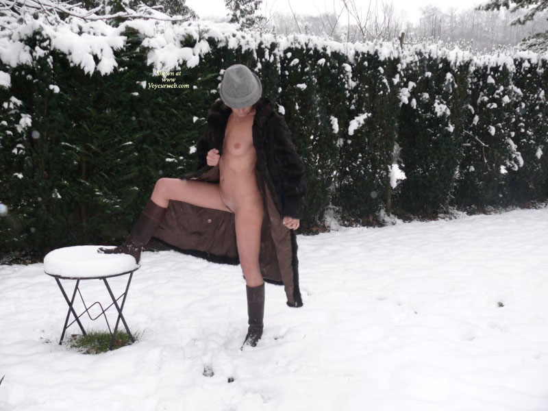 Pic #1 *IC Mysterious Girl In The Snow_1