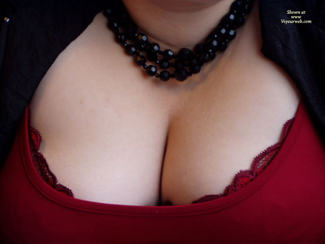 Pic #1 Her Marvelous Cleavage