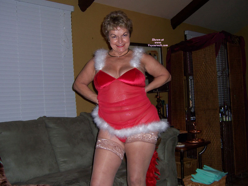 Pic #1 Topless Amateur, Mary's Valentine Outfit