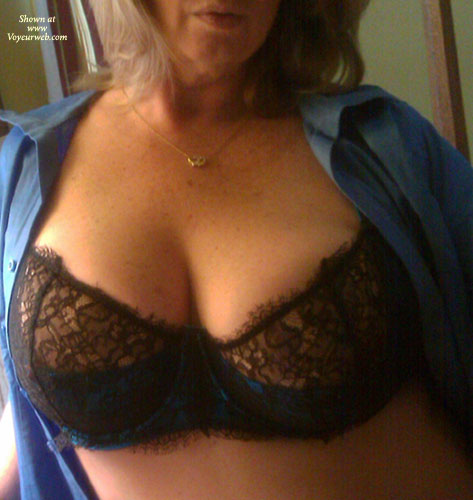 Pic #1 Amateur in Lingerie, Feeling Blue