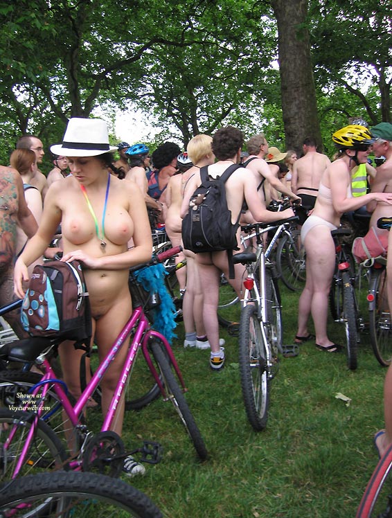 Pic #1 Street Voyeur:&nbsp;Nude Bike Ride