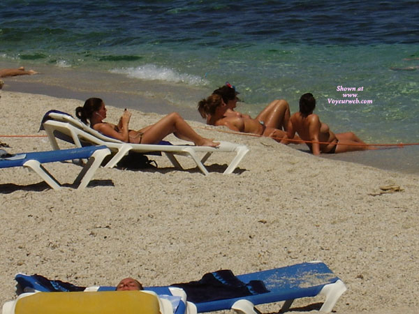 Pic #1 Beach Voyeur:&nbsp;Hot Summer @ Crete