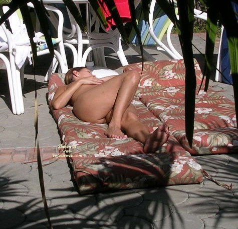 Pic #1 Nude Wife:&nbsp;Sunbathing