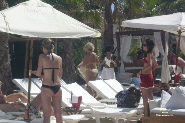 Pic #1 Beach Voyeur:&nbsp;St Tropez 2009