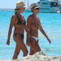 Beach Voyeur:&nbsp;Mallorca Beach: Big Tits 6