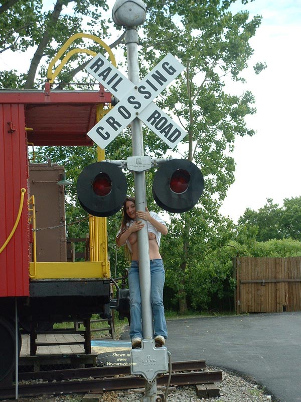 Pic #1 Nude Amateur:&nbsp;Trains