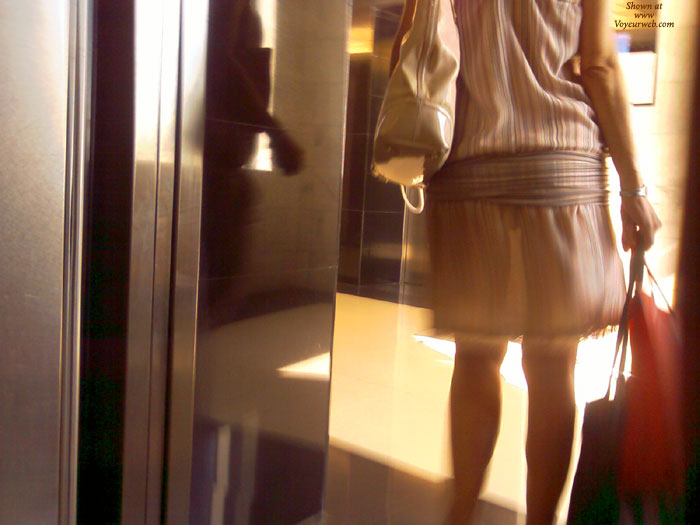 Pic #1 Street Voyeur:&nbsp;See Thru