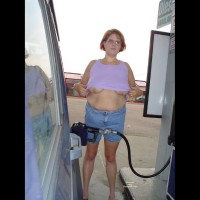 Topless Wife:&nbsp;*ST More Short Top Pics