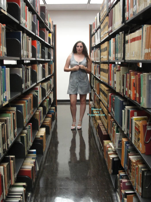 Pic #1 Nude Friend:&nbsp;Li'l Emily Nude On Heels In The Library