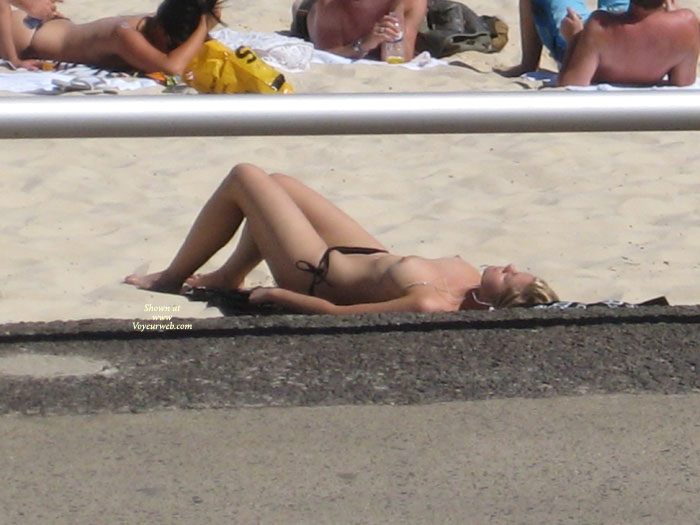 Pic #1 Beach Voyeur:&nbsp;An Australian Beach Holiday