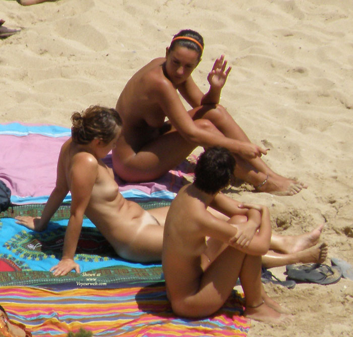 Pic #1 Beach Voyeur:&nbsp;Tres Sirenitas