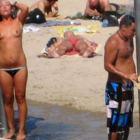 Beach Voyeur:&nbsp;Beach Shower