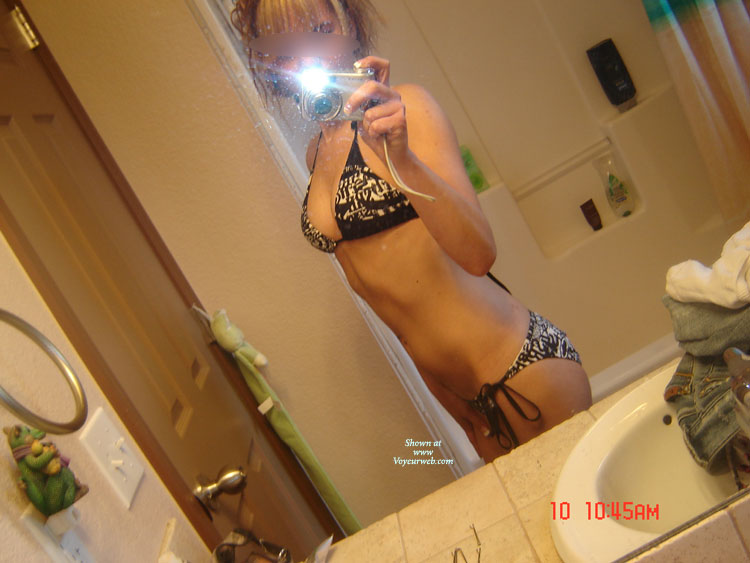 Pic #1 Topless Girlfriend New Bikini