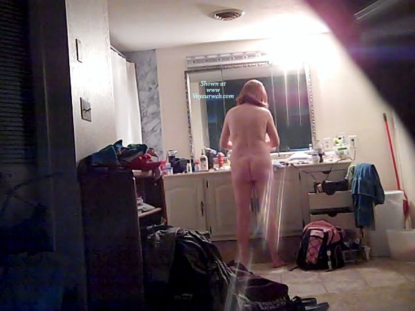 Pic #1 Nude Amateur Getting Ready