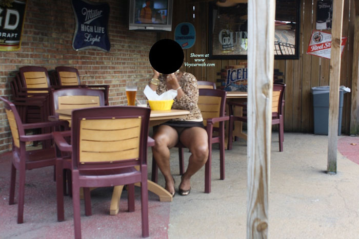 Pic #1 Amateur upskirt:&nbsp;*UM Beer Garden