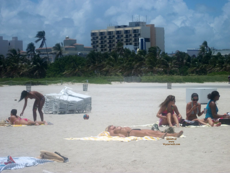 Pic #1 Beach Voyeur:&nbsp;Breasts Of South Beach