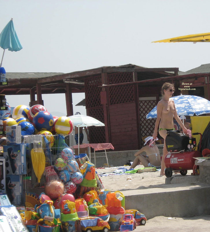 Pic #1 Beach Voyeur:&nbsp;Summer Days Mamaia 2