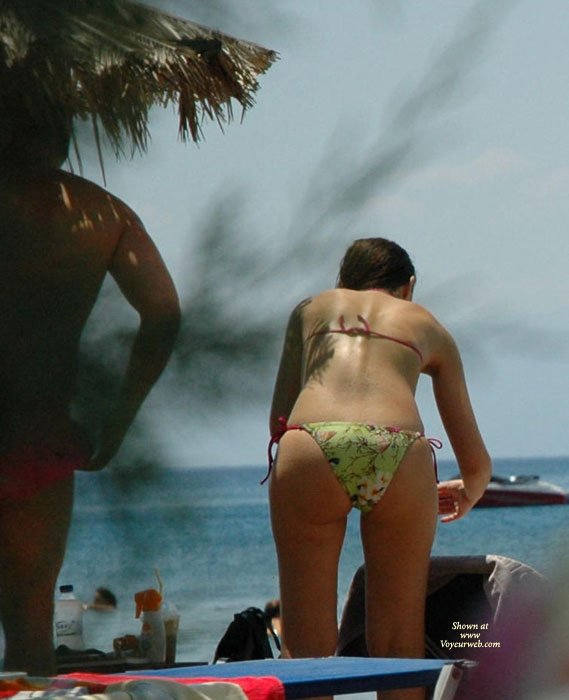 Pic #1 Beach Voyeur:&nbsp;Little White Hat Sunbathing