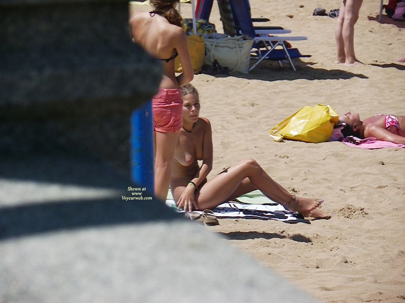 Pic #1 Beach Voyeur:&nbsp;Beach Zaraut 01