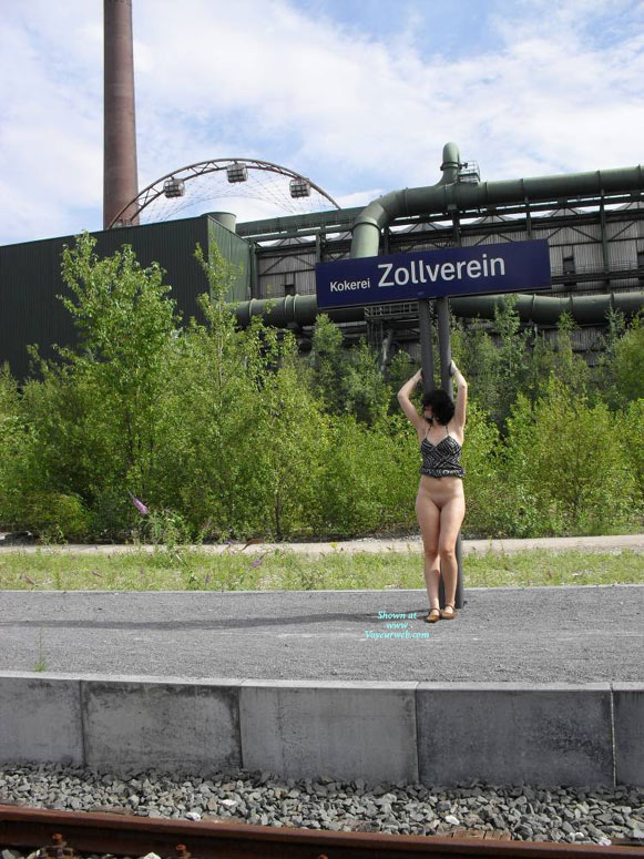 Pic #1 Nude Me on heels:&nbsp;*PL Soana Visit Zollverein