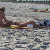 Beach Voyeur:&nbsp;Some Nice Looking Nudist Women