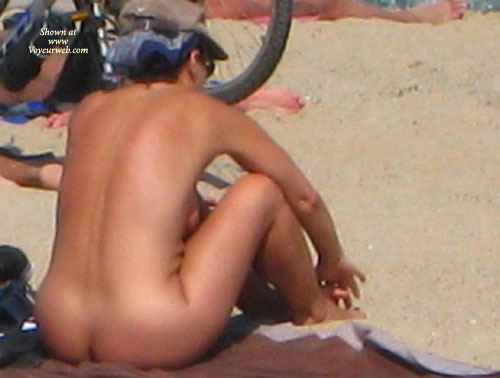 Pic #1 Beach Voyeur:&nbsp;Beach Voyeur: Sitting Beauty