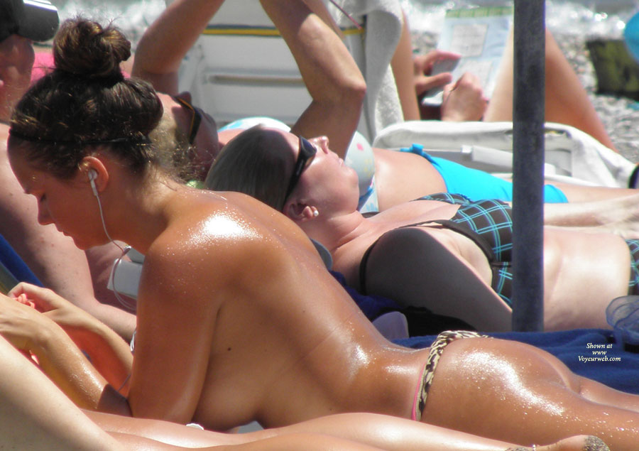 Pic #1 Beach Voyeur:&nbsp;Wet Girls