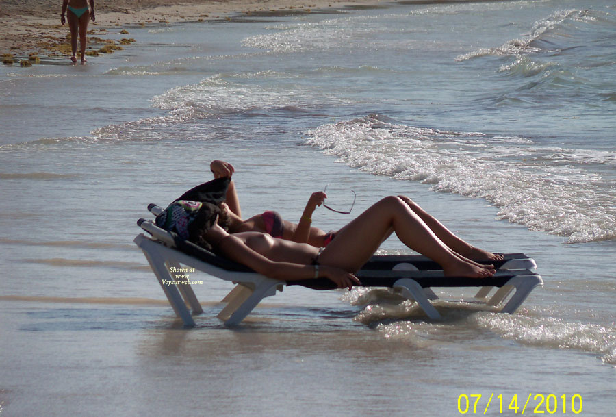 Pic #1 Beach Voyeur:&nbsp;Riviera Mexico