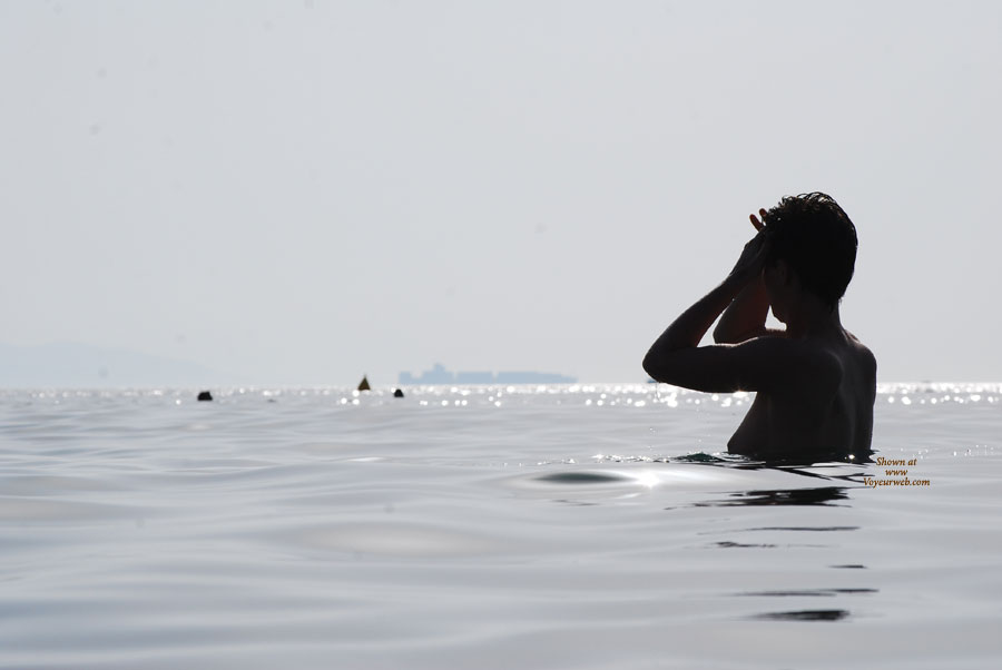 Pic #1 Beach Voyeur:&nbsp;*NW Lady On The Beach - Italy