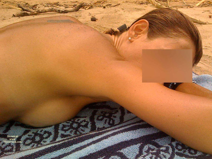 Pic #1 Nude Girlfriend Nude Girlfriend On The Beach - Part 2