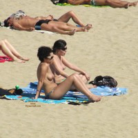 Pic #1 Beach Voyeur:&nbsp;Beach Voyeurs: A Topless Conversation