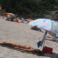 Beach Voyeur:&nbsp;Nude Sleeping Beauty