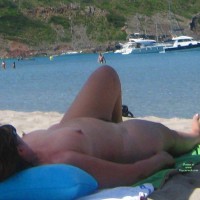 Beach Voyeur:&nbsp;Big Mature Nude Woman