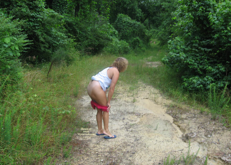 Pic #1 Nude Wife:&nbsp;My Wife Outdoors Getting Frisky