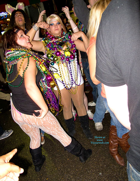 Pic #1 Never Ending Shots From Mardi Gras New Orleans 2011