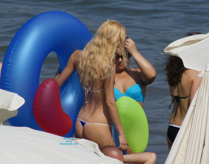 Pic #1 Raft Girl Takes It Off