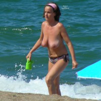 Beach Voyeur: Big Natural Breast At Spain Beach