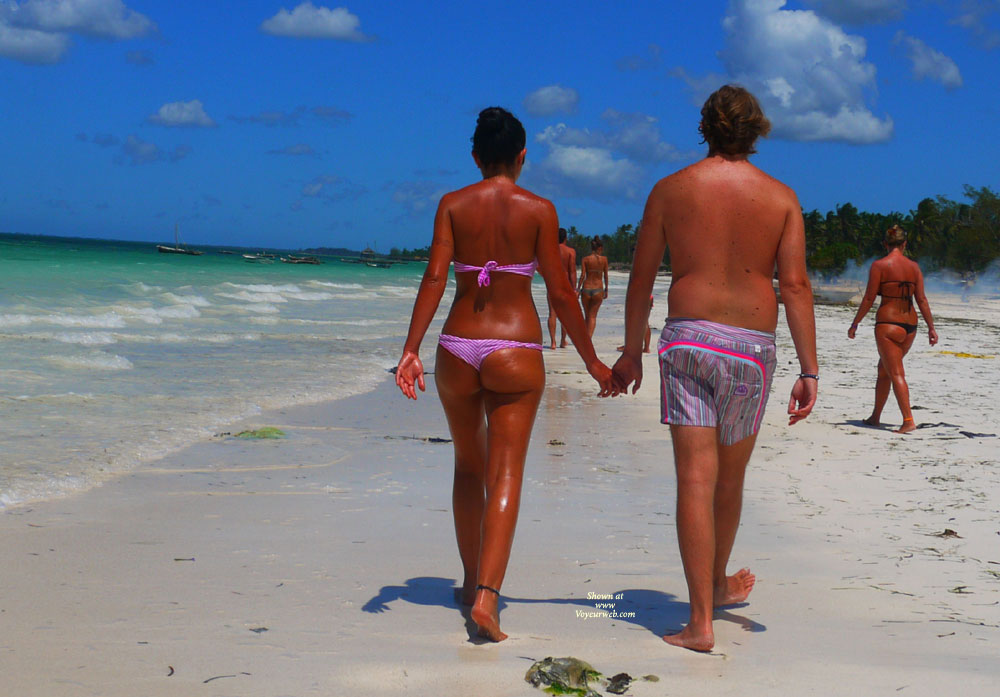 Pic #1 Italian Butts In Zanzibar - II