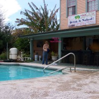 I Love La, Pool-Bar Girls