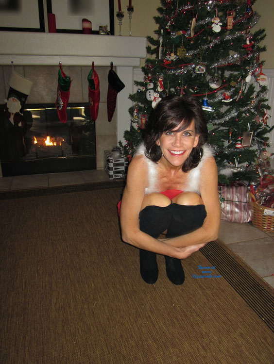 Pic #1 Yumyum Is Mrs. Clause