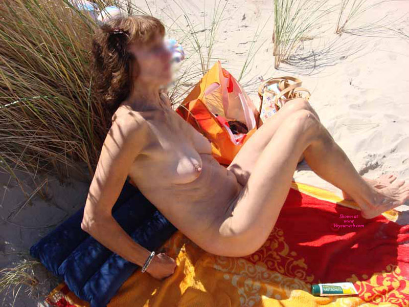 Pic #1 Mature Show Her Body On Beach