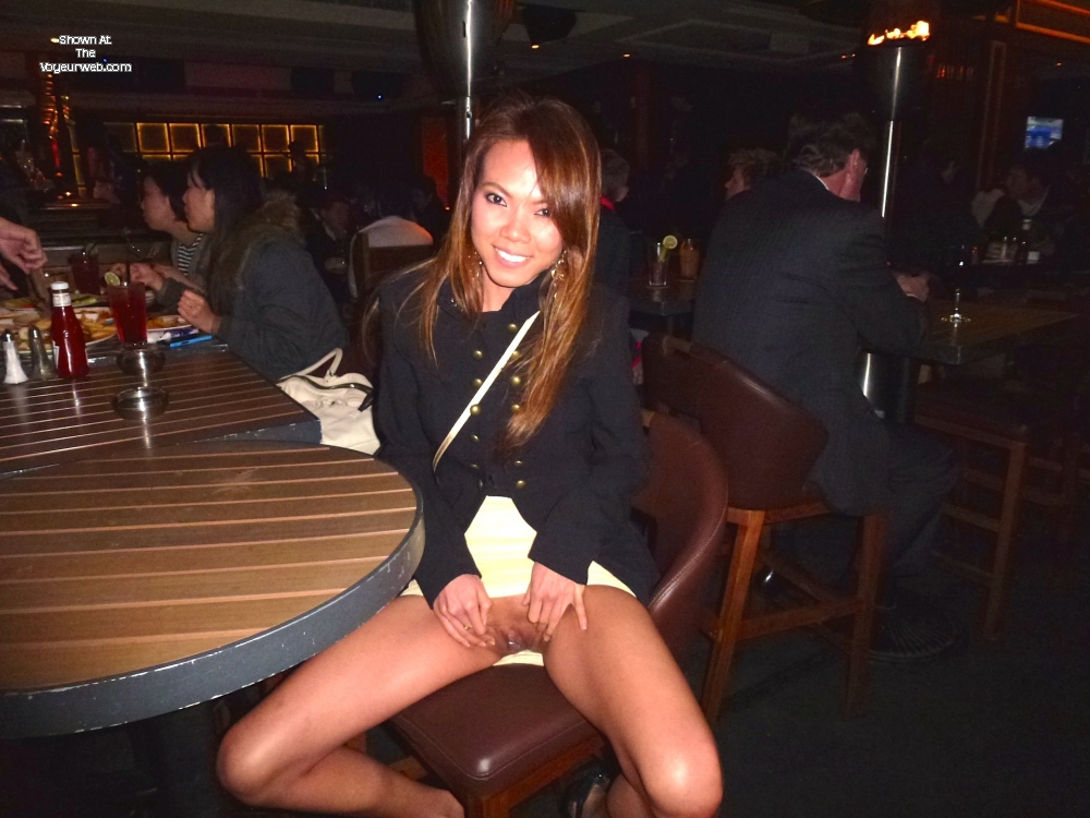 Pic #1 Flashing Pussy in Bars and Restaurants in Hong Kong 4