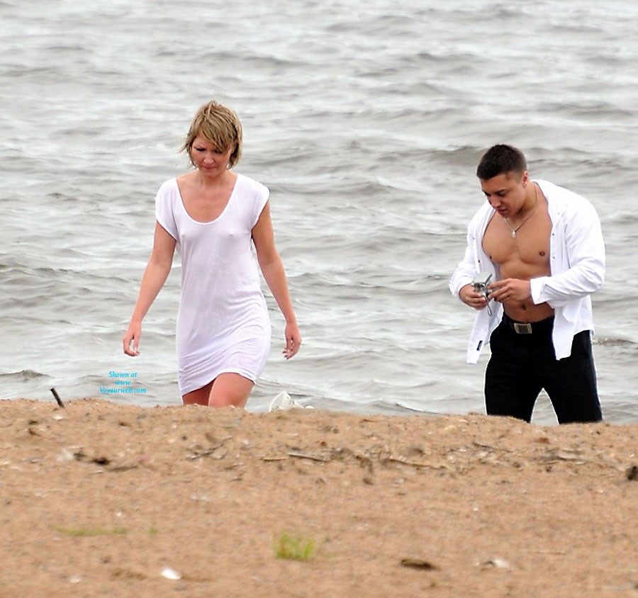 Pic #1 Couples in Focus - Beach