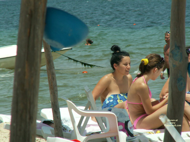 Pic #1 2 Russian Girls On Skanes Beach