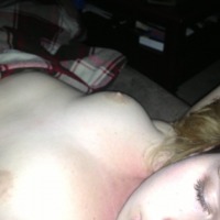 Medium tits of my wife - SheShowsAll