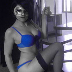 BlueDark First Country - Brunette, Lingerie